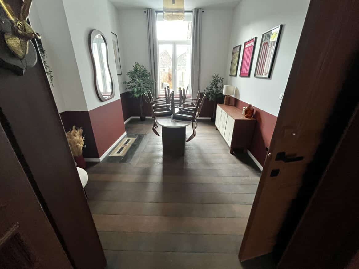 Espace repas remis à neuf après nettoyage à Liège